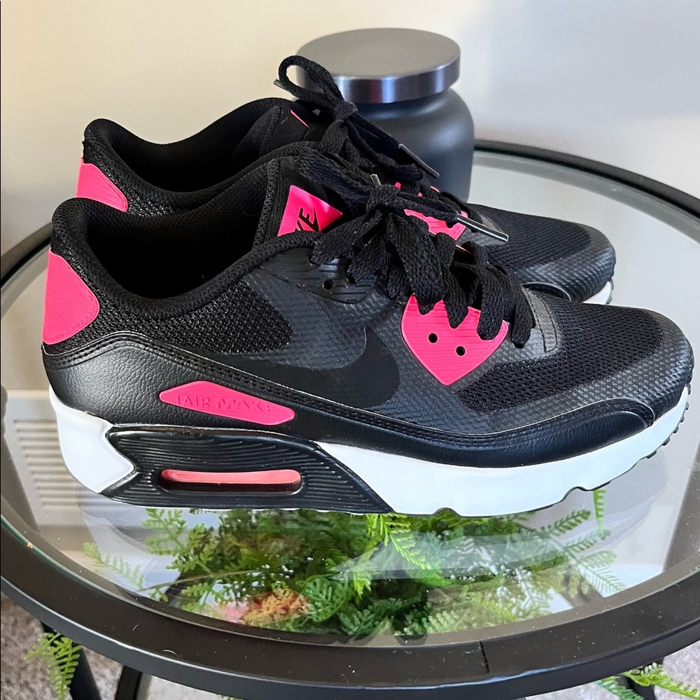 NIKE SNEAKERS